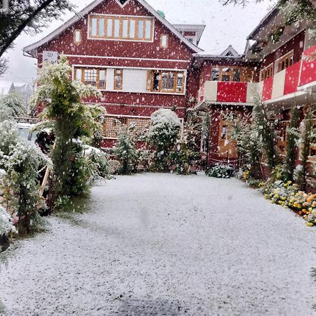 Walisons Hotel Srīnagar Eksteriør billede