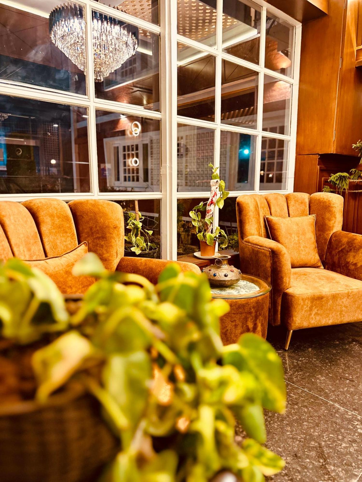 Walisons Hotel Srīnagar Eksteriør billede