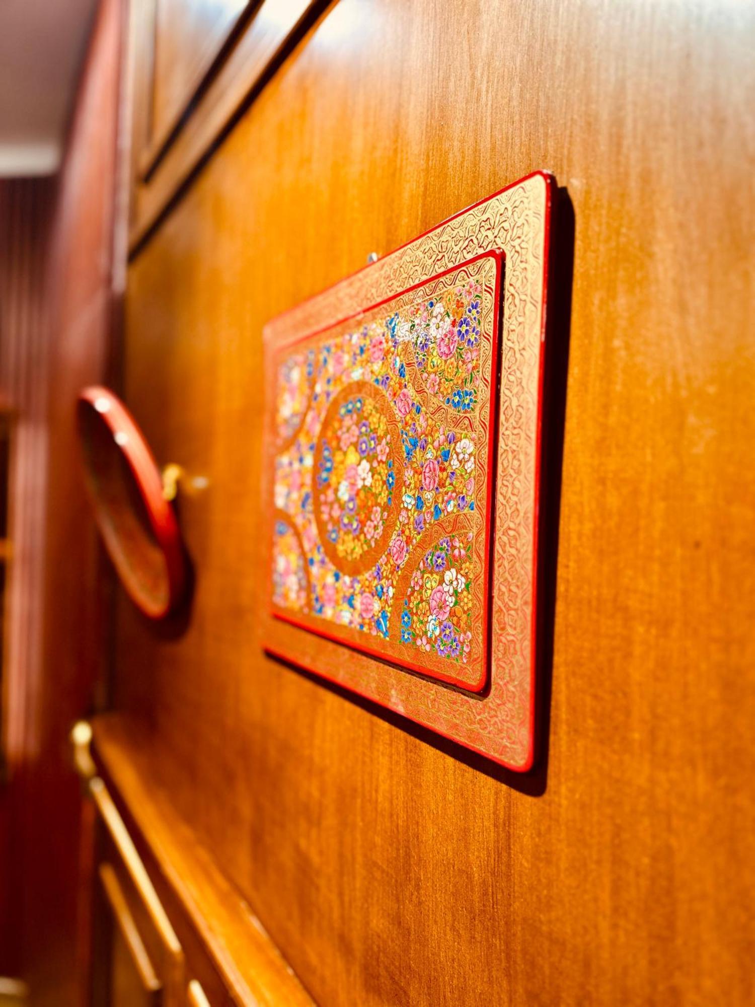 Walisons Hotel Srīnagar Eksteriør billede