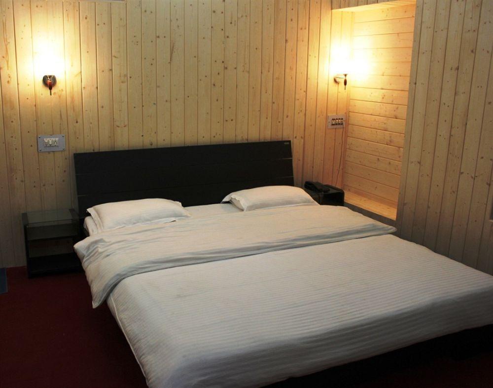 Walisons Hotel Srīnagar Eksteriør billede