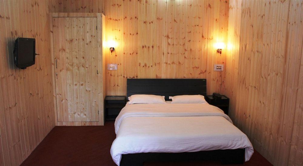 Walisons Hotel Srīnagar Eksteriør billede