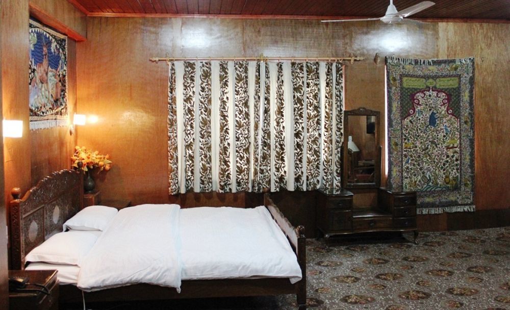 Walisons Hotel Srīnagar Eksteriør billede