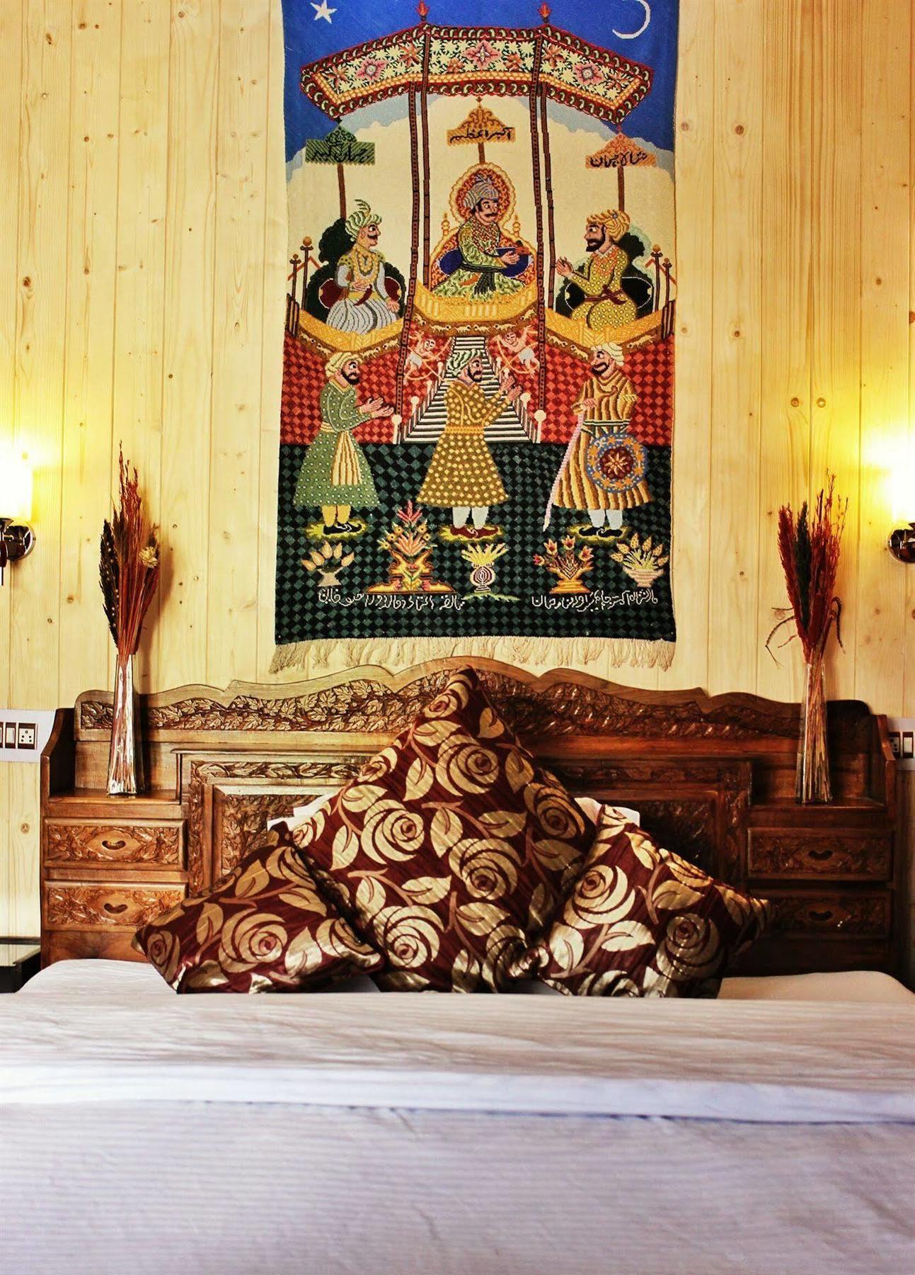 Walisons Hotel Srīnagar Eksteriør billede