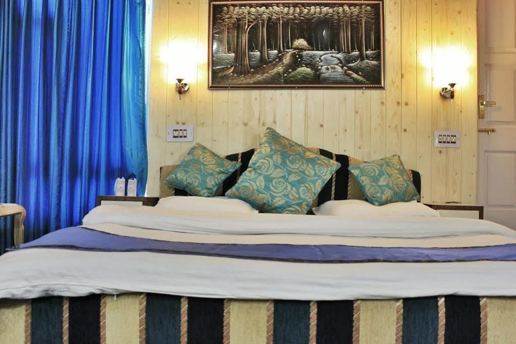 Walisons Hotel Srīnagar Eksteriør billede
